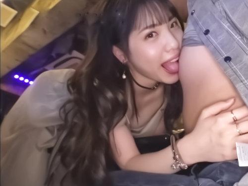 ロングスカートだから絶対バレないよー－－♡甘サド美少女に耳元誘惑されたらモラル決壊！！彼女放置で生姦バッコバコだぜ！！！