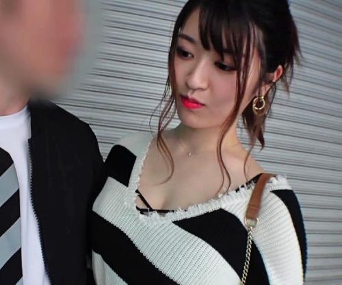 H乳すげぇｗｗｗ超BODYクール美女が彼氏の横でＮＴＲセックス！アブノーマル状況に大量イキ潮理性ぶっ飛び！！