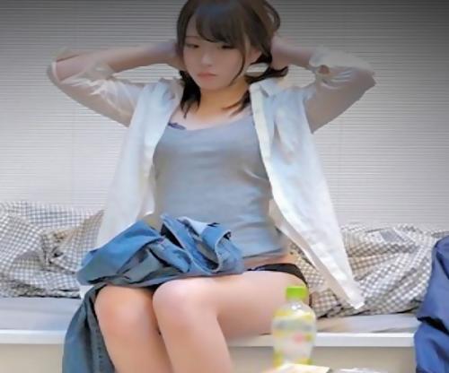 まだ早いよぅ､､､♡ナンパ師にヤリ部屋にお持ち帰りされる激ロリ美少女！迫られ強引な激ハメ映像を無許可拡散ｗｗｗ