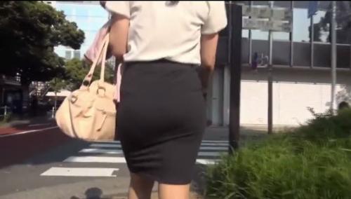 街で見かけたパツパツプリ尻タイトスカートＯＬ！アンケートで騙して肉感ボディをたっぷり堪能！！
