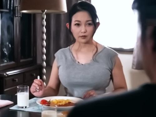 嫁母の色気にマッハ欲情ｗｗｗｗｗｗ神乳でっけぇ完熟ボディに狂った娘婿に犯され禁断沼に溺れる美熟女の肉欲やべぇぞ♡