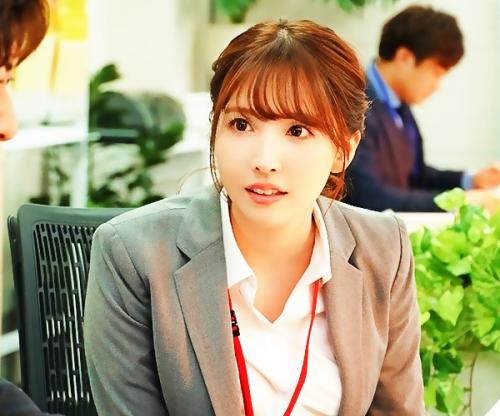 ホントはイヤなのに感じてしまうスケベ下半身ｗｗｗｗｗ大嫌いなセクハラ上司に残業中に犯される美人ＯＬ人生終了～～～♡