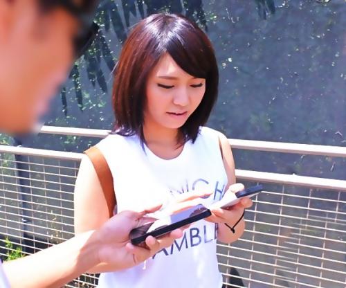 お金もらえるんなら､､､♡18歳サーファーの肉体美！遠征費用のためにカメラ前で美裸体さらして中出しＳＥＸ！！