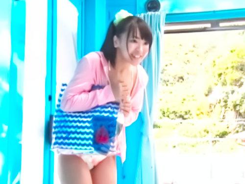 やっぱり挿入されちゃうんですね････？！MM号に乗車してしまったら最後…混浴マッサージで発情中出しされる神すぎる少女♪