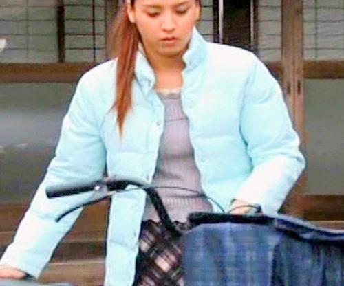 おらおらっ！おとなしくしろよっ！！清楚美人妻が中年作業員の性欲の餌食に！真っ昼間の屋外で無理ハメされるｗｗｗ