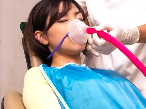 悪質クリニック！美人患者を麻酔で眠らせてウェーーイ？！「昏睡レイプｗｗｗ」エロ巨乳な人妻が餌食…無許可中出しされて・・・