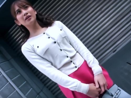 もしかして生で挿入されちゃうの･･･？！仕事帰りの女子アナをホテル拉致ｗｗｗｗｗｗお悩み相談からなし崩しの素股→生挿入♡