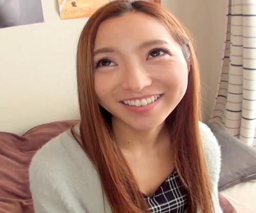 可愛さ超ＭＡＸ！ガールズバーで働く完全シロートギャルを口説いハメ撮り！勝手に拡散ｗｗｗ