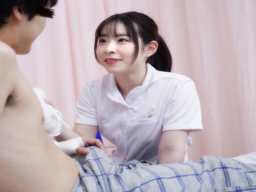 献身的な新人ナースが舌先チロチロ乳首刺激ｗｗｗｗｗ勃起する患者チンポに発情しちまってご奉仕しちゃうぞ！！！乳首舐め手コキ