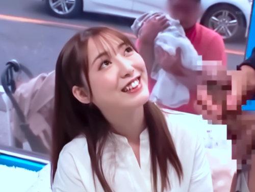 マジックミラーの外には何も知らない旦那と赤ちゃん？！「夫よりデカチン♡」アラサー主婦の無毛マンコにガッツリ中出し