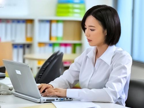 仕事の出来るキャリアウーマンも所詮は雌穴ｗｗｗｗｗｗショトカ巨乳の超絶美人が大嫌いな中年上司の強制淫交に完全屈服♡