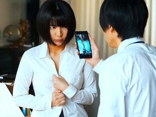 地味系OLの裏の顔…ドマゾ変態の性奴隷？！「いいなり肉便器ｗｗｗ」残業オフィスで鬼畜行為…エロ巨乳美女は屈辱オナペット