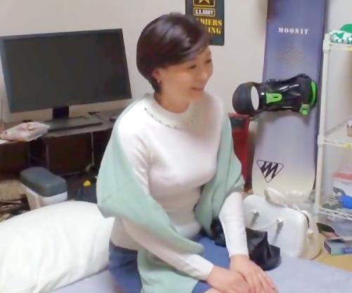 「だめぇ､､､欲しくなちゃう､､､♡」媚薬に狂ったエロ巨乳な美熟女おばさんが生チンチンおねだり脳汁でまくりアヘアヘ悶絶！