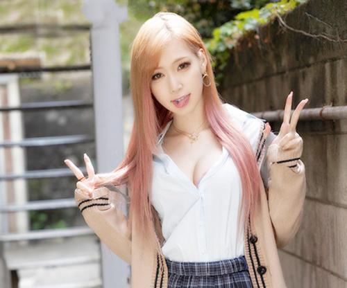 新人20才のピチピチ白肌美乳が最高すぎるｗｗｗ「あぁん､､気持ちイイ､､、♡」超早熟な破廉恥乙女の初脱ぎ！