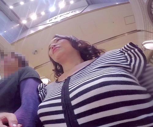 こんなおばさんでも興奮するの､､､？色狂いの美熟女がイケメンを逆ナンしてホテルで過激性交ｗｗｗ