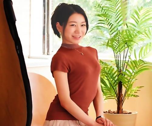 もう旦那だけじゃ満足できなくて､､､♡黒髪ロングの清楚系セレブ妻！不倫セックスがしたくてＡＶ志願！スタイル最高ｗｗｗ