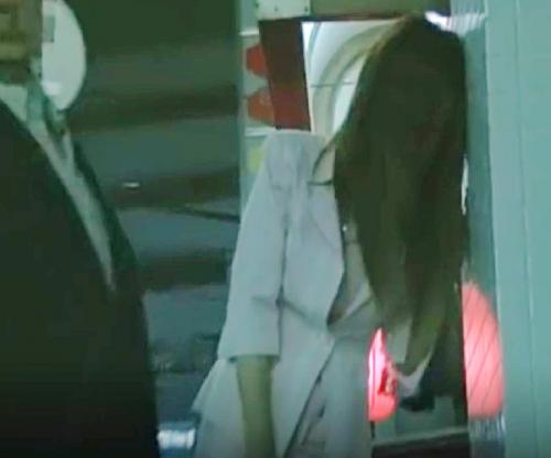 『お姉さん､､そこで休憩しますか？』終電後に路上で泥酔する無防備オンナ！変態クズにホテル連れ込まれ犯されても仕方なし！