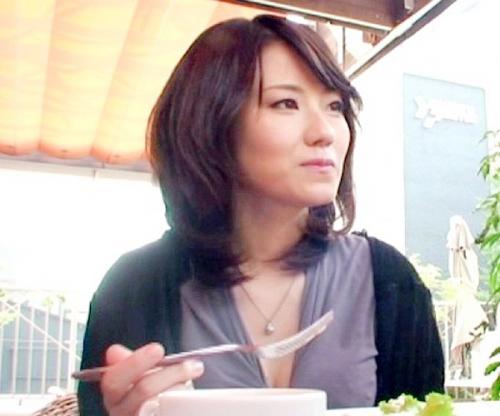 旦那に飽きちゃって､､､♡色狂いな美人主婦が淫女覚醒ｗｗｗ初対面の男と不倫セックス！淫乱マンコ激濡れガクガク絶頂ｗｗｗ