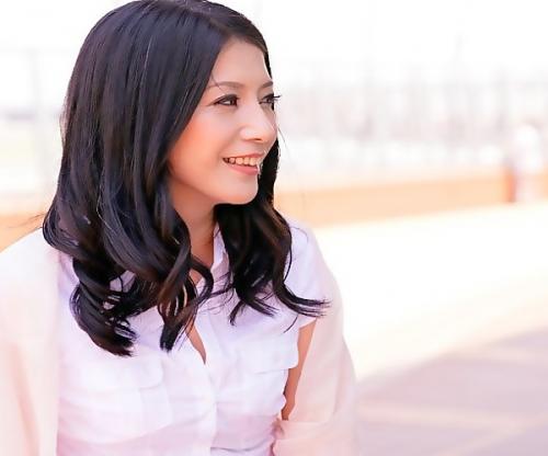 清楚な顔して超スケベ！ナンパした美熟女は軽いボディタッチでアソコはスブ濡れ！激ピストンに身悶え絶叫イキまくるｗｗｗ