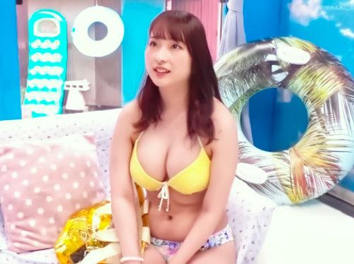わたしが初めてでいいのかな･･･？！「ビキニ爆乳でっけぇｗｗｗ」海水浴場の可愛い素人ギャル…陰キャ青年の童貞卒業お手伝い