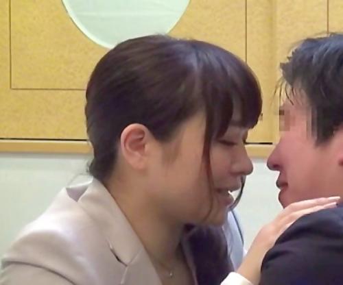犯るのか！犯らないのか！社会人男女をラブホテルに閉じ込めて賞金かけて性欲と金欲が交差するドキュメント！