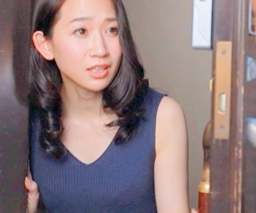 やめてぇっっ！！清楚美人妻が息子の悪友たちの餌食に！むごすぎる鬼畜輪姦に理性ぶっ飛んでるｗｗｗ