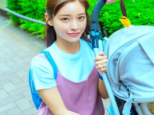 細身美乳なカワイイ若妻がMM号に乗車しちゃった？！「旦那よりすっごい♪」ゴム無しで子種ザーメンを受け入れる浮気NTR♪