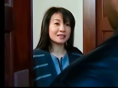 優しすぎた代償！クソ野郎を自宅に招いてしまった人妻の悲劇ｗｗｗ強制される性行為えっぐ…屈辱ピストンに咆哮した美魔女主婦ｗ