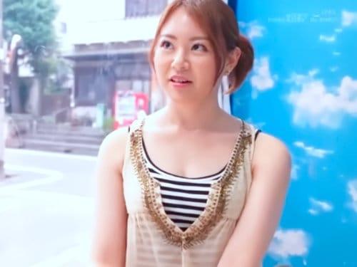 恥ずかしいマイクロビキニ着せられたら発情不可避？！スタイル100点な美魔女主婦にエロ水着を着させて生中出し♪素人×MM号