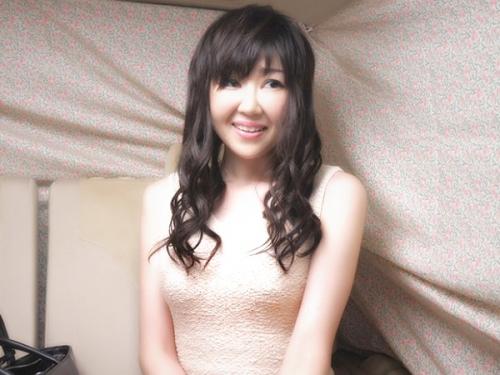上品なフリしても所詮はメス穴ｗｗｗｗｗ街角捕獲のセレブ美人妻がお決まりの下着チェックから電マ潮垂らしてチンコおねだり！！