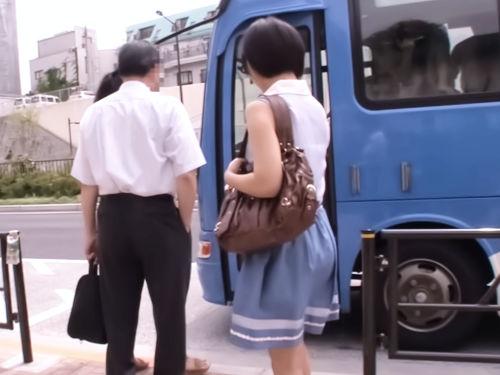 痴漢の恐怖に”声我慢”の号泣悶絶！制服ＪＫがリモバイ振動に耐えきれずに立往生！野外挿入されて言いなり肉奴隷堕ちｗｗｗｗｗ