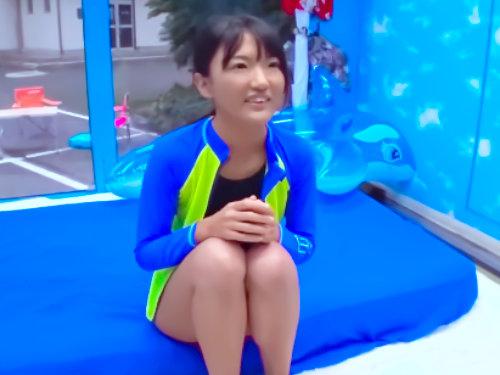 スケベな日焼けはシコシコ確定だろｗｗｗｗｗｗMM号に迷い込んだらもう最後？！無毛ロリおまんこにペニス挿入された水着少女♪