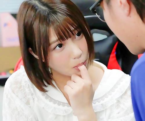 さっきからどこ見てるのーーー？オタクの巧みな指技にワレメ大洪水ｗｗｗ神カワ少女が童貞チンポを痴女ッて大量潮鳴きまくり！！