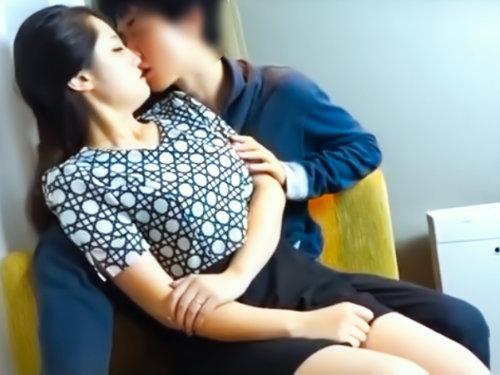 奥さん､､胸デカいっすね～～～？！「旦那よりデカチン♡」美巨乳ナイスバディな人妻に膣内発射…不倫に戸惑う反応がくそリアル