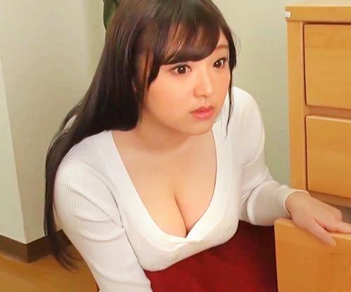 「おちんちん大好きーーー♡」胸でけｗｗｗｗｗｗ爆乳谷間で完全密着！中年オヤジを惑わしおねだり誘惑！マジ天使ｗｗｗ