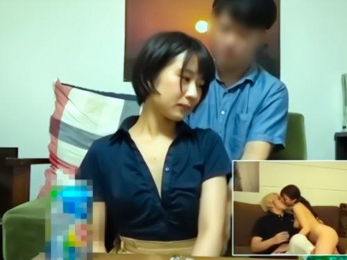 リモート飲み会中にSEX始まっちゃった？！「泥酔アゲアゲｗｗｗ」スレンダー貧乳な女の子…友達のSEX見ながら超アクメ