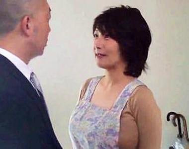 【鮎原いつき】義兄との禁断の関係がばれて、脅されて義父にもカラダを許してしまう淫乱熟女