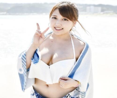 胸でっけｗｗｗｗｗマジックミラー外には彼氏の姿！性感刺激に秒落ちする美爆乳なビキニ彼女が浮気中出しされて涙ポロリ！！！！
