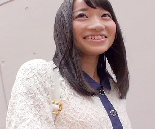 少しだけですよ､､､♡引っ掛けたＪＤにエアセックスさせればパンティ越しに伝わる熱い巨根に固いガードが決壊！！