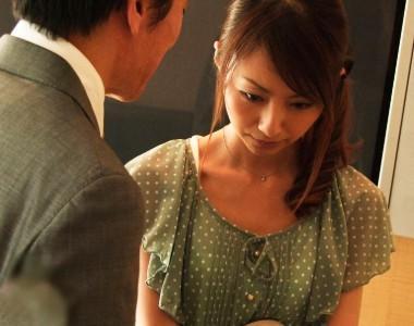 青木玲　清楚なセレブ主婦を待ち受ける陵辱の嵐！鬼畜達の剥き出しの欲望に逃げることも出来ずに犯され続ける