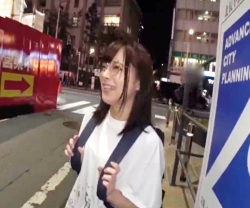 ちょっ！めちゃ可愛いんですけどっ！！めがね地味娘をホテルに連れ込み感度最高の美ボディをたっぷり味わったｗ