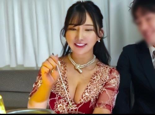 最高峰キャバクラ嬢の肉体接客術マジエロ？！「神乳でっけぇｗｗｗｗｗ」乳揺れすぎ腰振り騎乗位⇒大量ザーメンぶっかけ