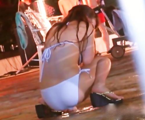 ひぃぃっ！！ゆるして､､､､神巨乳なイケイケギャルが野外プールでゲスの餌食に！水中でトイレで凌辱三昧ｗｗｗ