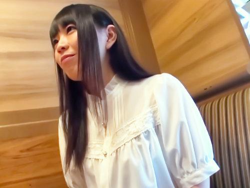 透明感しかない未熟少女がＡＶ参戦？！「あんまり経験なくて･･･」超絶かわいい女の子が可愛い声で喘ぎながら初めての生中？！
