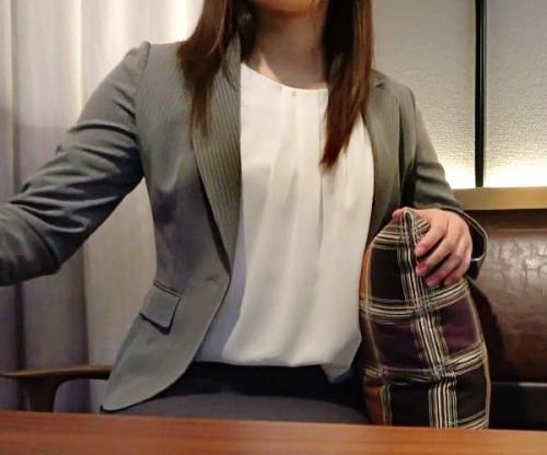 「疲れたからホテルでパコっちゃう？」外回り営業中の一般男女！スケベすぎる女子社員に誘われホテル籠って濃厚セクスｗｗｗｗｗ