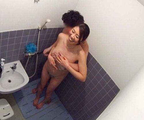 熟女をナンパしてヤリ部屋に連れ込めば黒パンストエロボディを奥様をすぐに脱がしてハメまくるぅ～！！