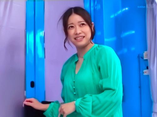 人妻なのにMM号に連れ込まれちゃったらNTR確定やん？！美巨乳巨尻な美熟女さん…グチャグチャなるまで姦通された超アクメｗ