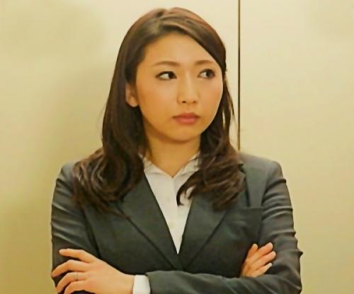 誰もいないからいいでしょ､､､？密室エレベーターで女上司と二人っきり！挑発されてげ激ハメｗｗｗ