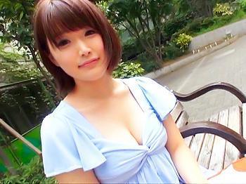 〚エッチしたいんです❤〛素人ナンパした爆乳ギャルが谷間胸チラさせて誘惑してきた変態痴女で汗だくセックスしまくり！！