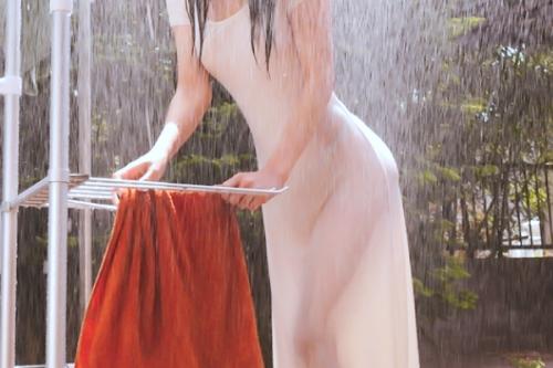 ゲリラ豪雨で透け乳首に透けパン、張り尽く美肌に勃起不可避で理性ふっとび強姦セックス！！
